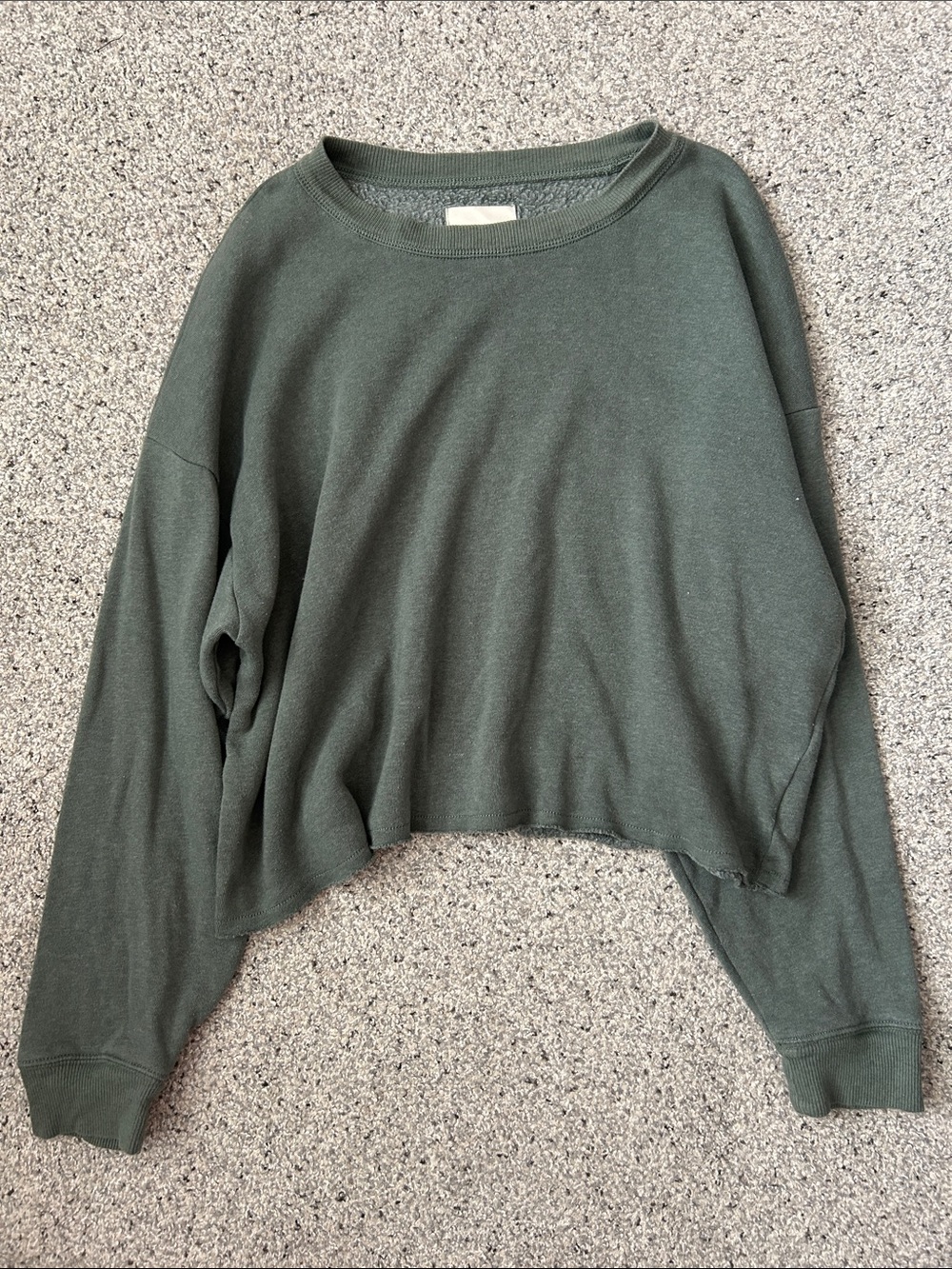 American Eagle Outfitters Cropped Crew Sweatshirt in Olive Green